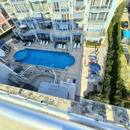 Sunny Dream Family Апартаменты Солнечный берег