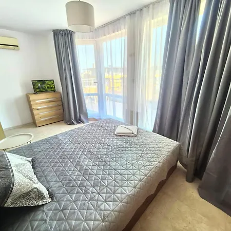 Апартаменты Sunny Dream Family Солнечный берег