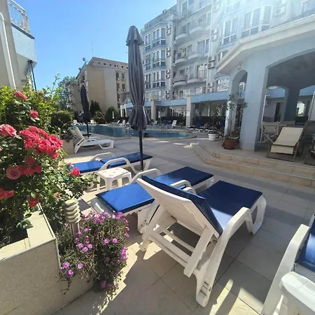 Sunny Dream Family 公寓 阳光海滩